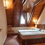Vilagaros Aparthotel Garós