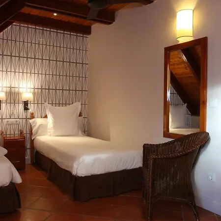 Vilagaros Aparthotel Garos