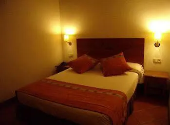 Vilagaros Aparthotel Garos